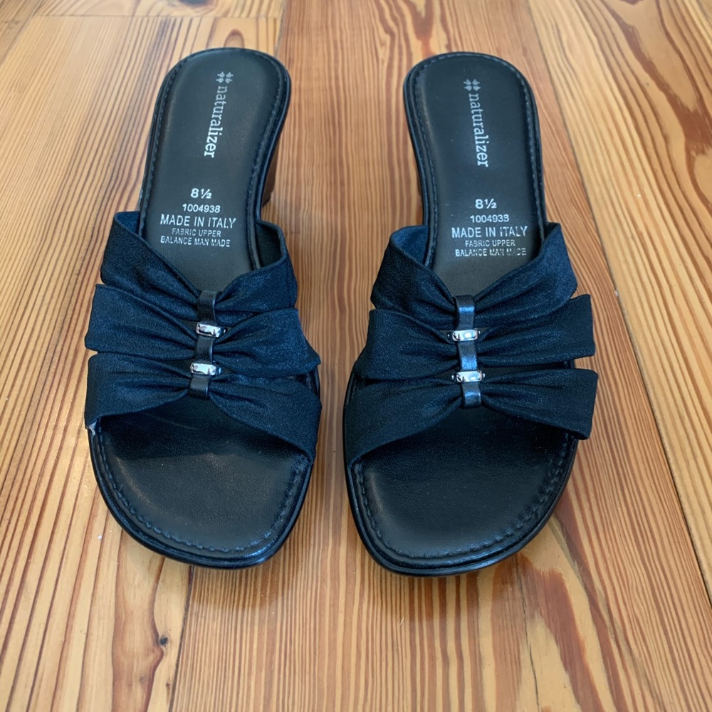 Naturalizer Women’s Wedge Sandal